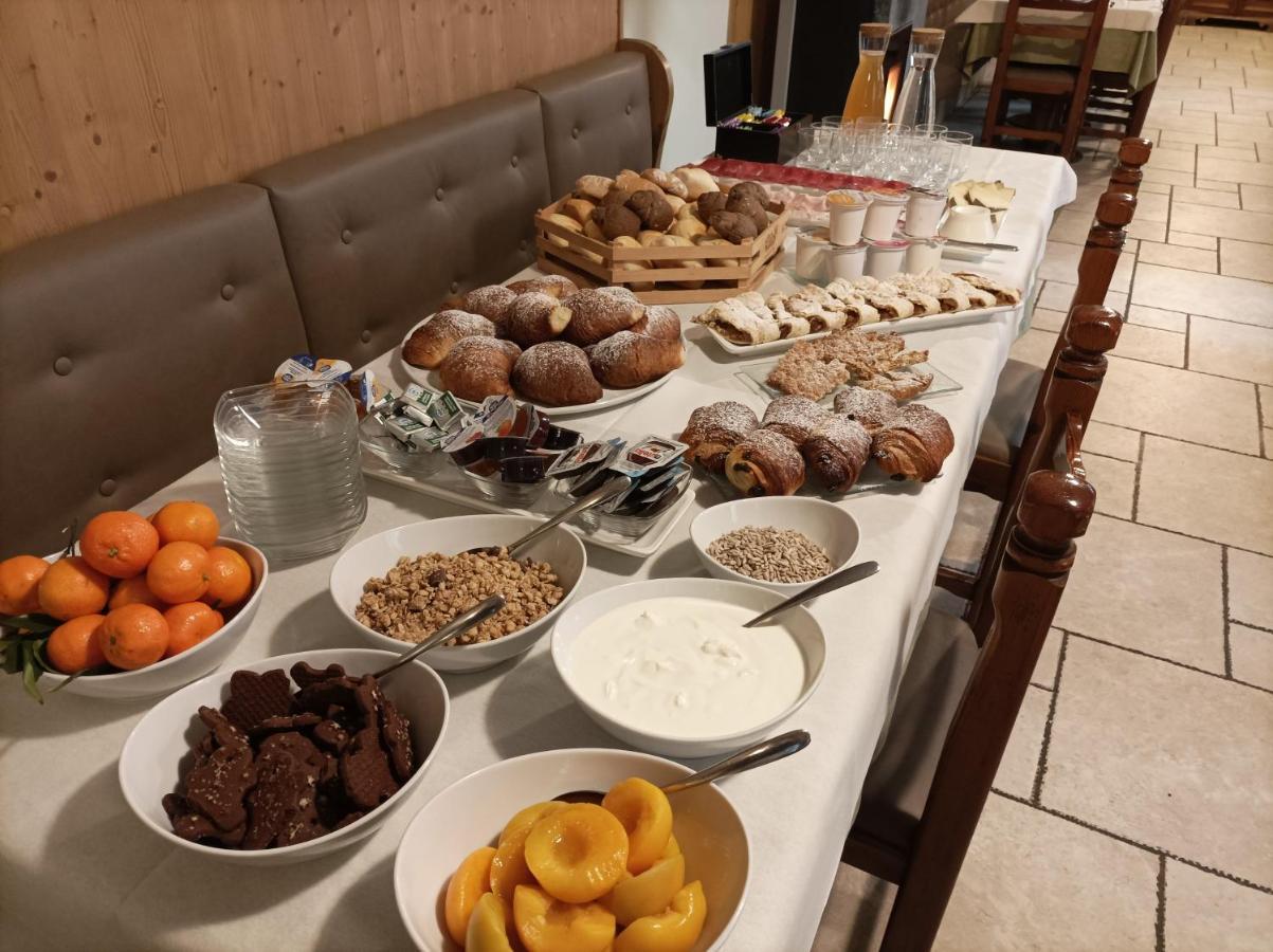 Albergo Alpino Vermiglio Eksteriør billede